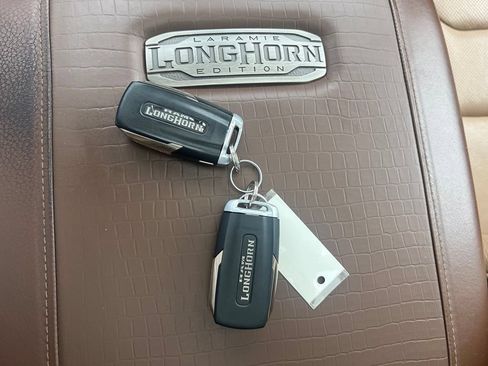 Used 2019 RAM 1500 Laramie Longhorn AWD/4WD image 41