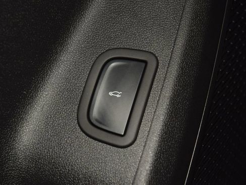 Used 2025 Chevrolet Traverse Z71 w/ Driver Confidence Package AWD/4WD image 48