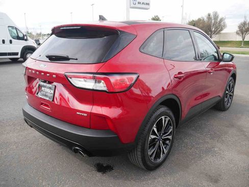 Used 2022 Ford Escape SE w/ SE Sport Appearance Package AWD/4WD image 17