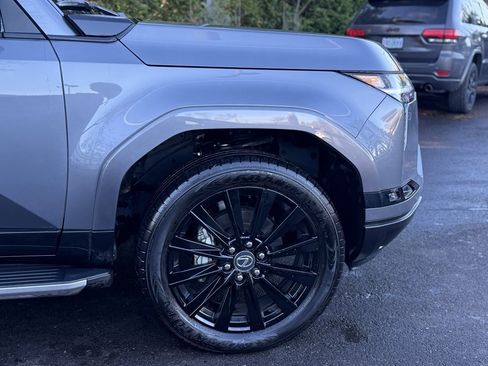 Used 2024 Lexus GX 550 image 18