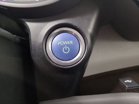Certified 2021 Toyota Sienna XLE FWD image 35