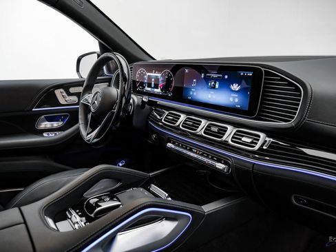 Used 2024 Mercedes-Benz Maybach GLS 600 4MATIC image 42