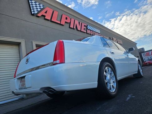 Used 2010 Cadillac DTS image 4