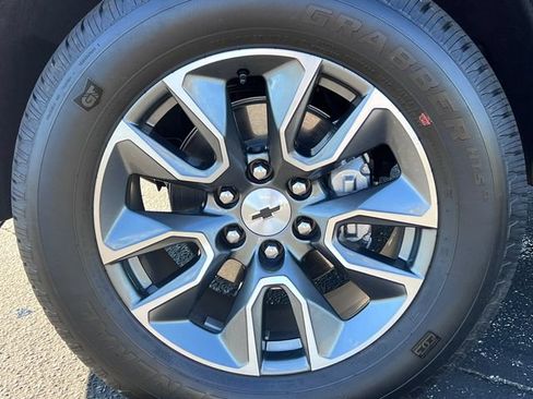 Used 2023 Chevrolet Silverado 1500 RST AWD/4WD image 6
