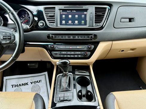 Used 2015 Kia Sedona SX FWD image 23