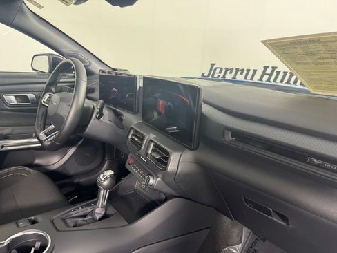 Used 2025 Ford Mustang Coupe RWD image 24