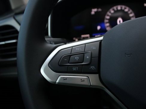 New 2025 Volkswagen Taos SE image 12