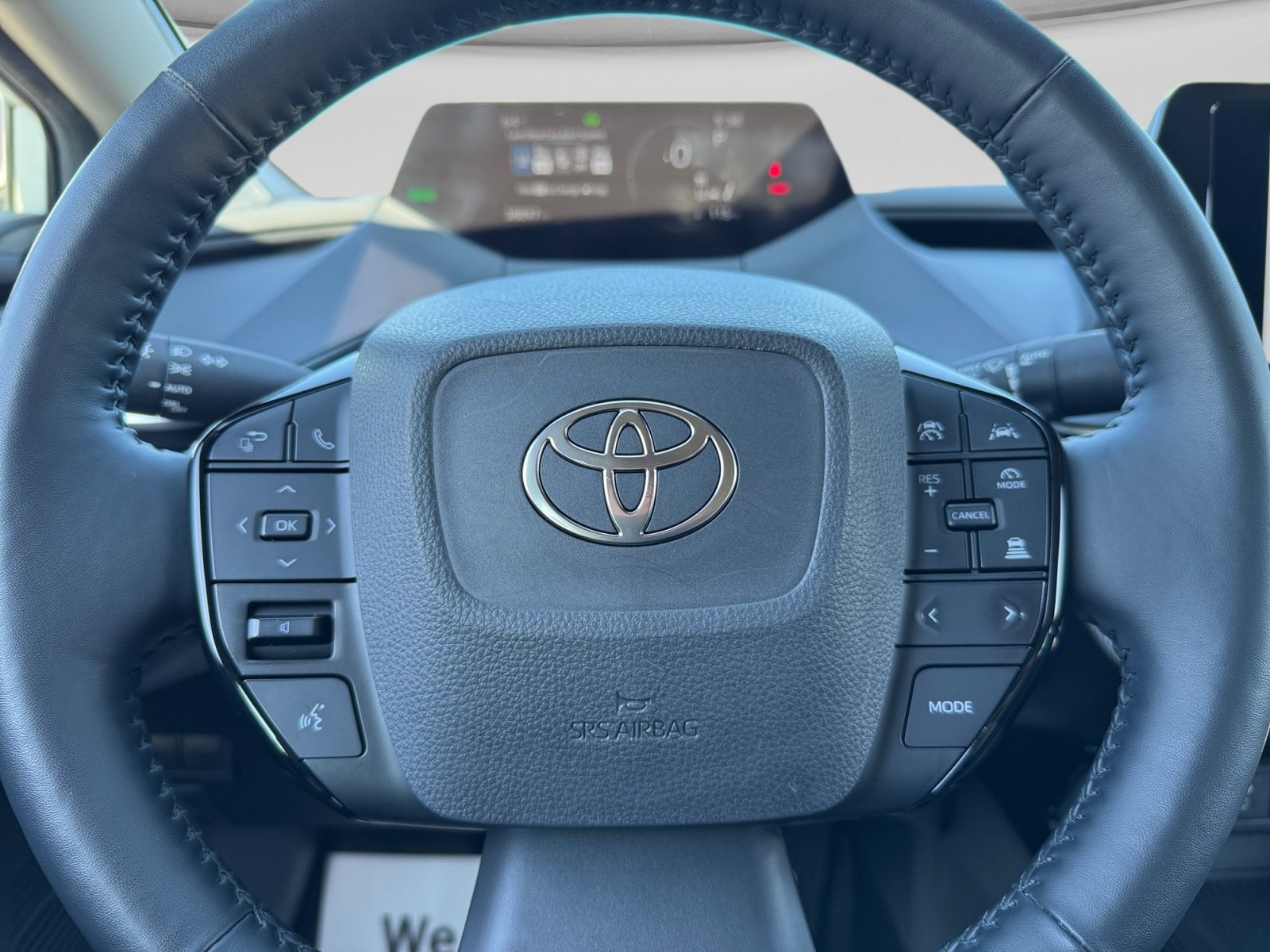 Used 2024 Toyota Prius XLE AWD/4WD image 18