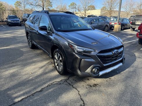 Used 2023 Subaru Outback Limited image 1