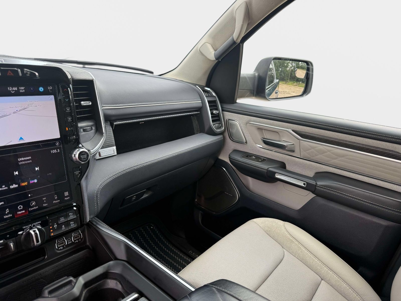 Used 2024 RAM 1500 Limited AWD/4WD image 19