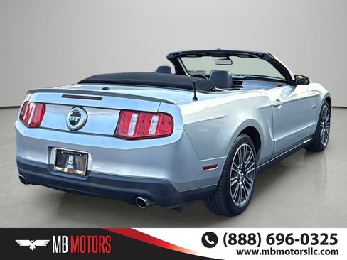 Used 2010 Ford Mustang GT Premium RWD image 4