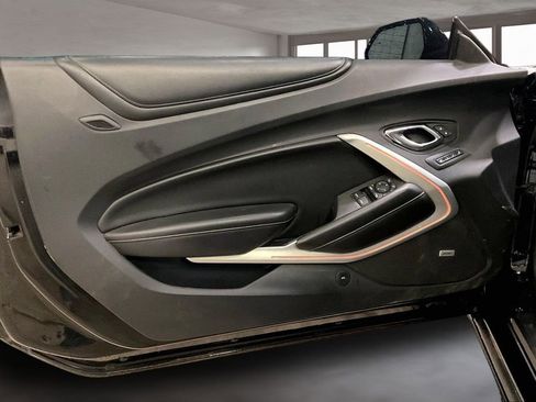 Used 2017 Chevrolet Camaro SS image 20