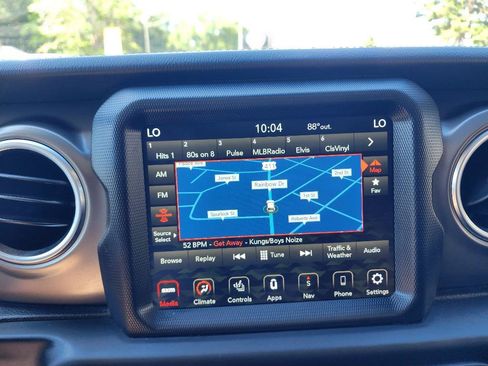 Used 2022 Jeep Gladiator Rubicon w/ Cold Weather Group AWD/4WD image 16