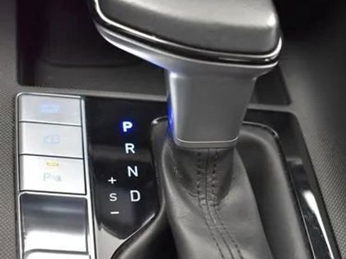 Used 2024 Hyundai Elantra Limited FWD image 35