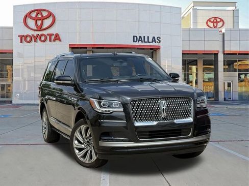 Used 2023 Lincoln Navigator Reserve AWD/4WD image 1