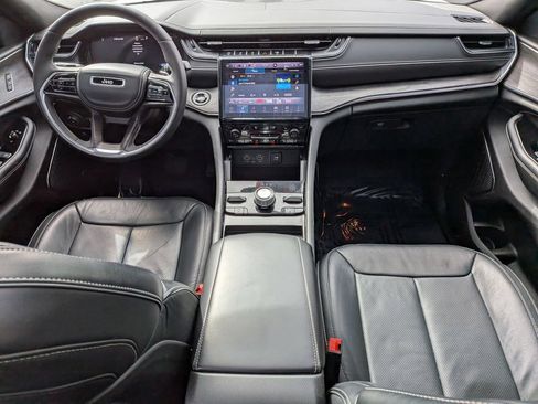 Used 2025 Jeep Grand Cherokee Overland AWD/4WD image 22