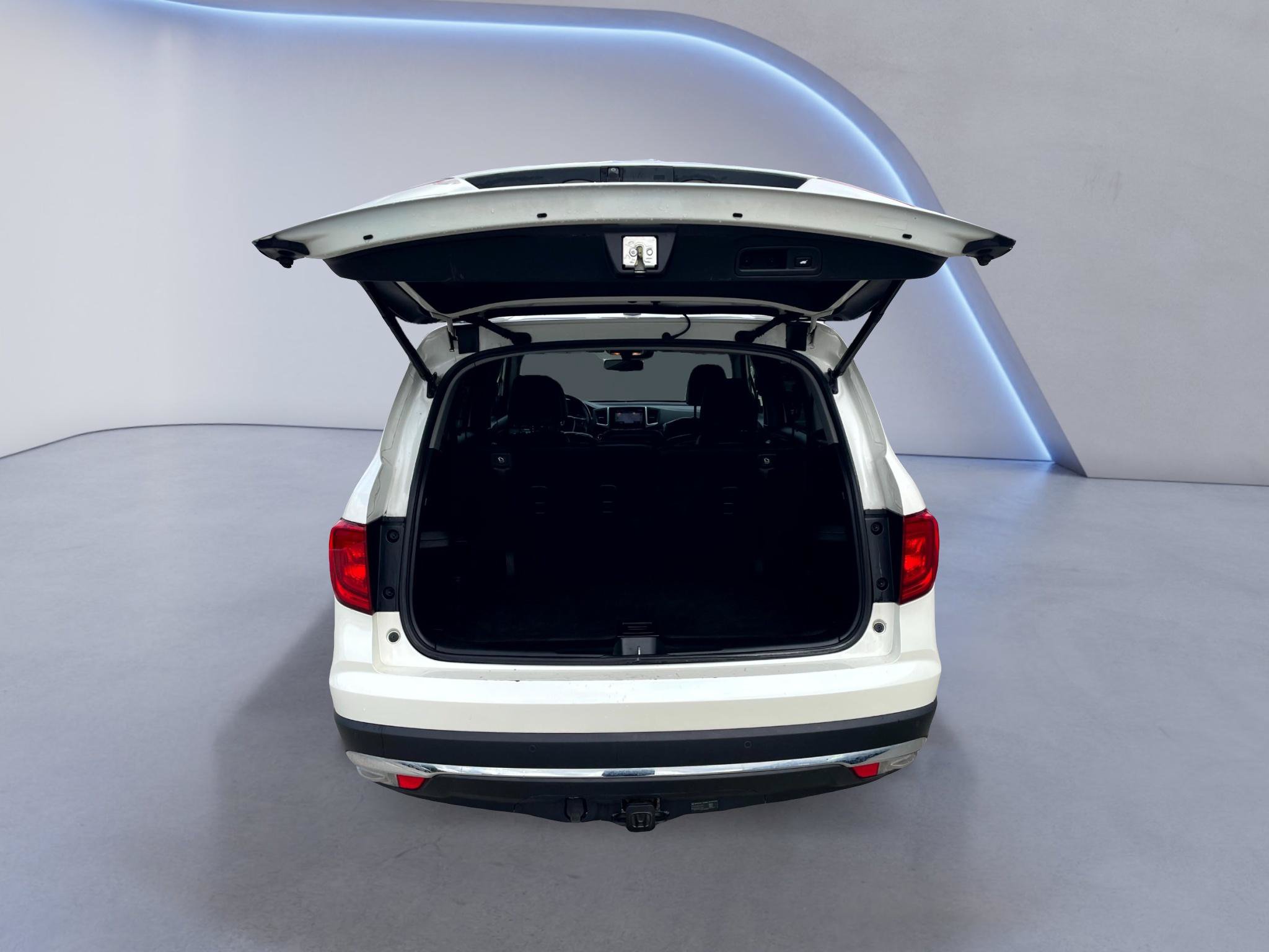 Used 2017 Honda Pilot Touring image 7