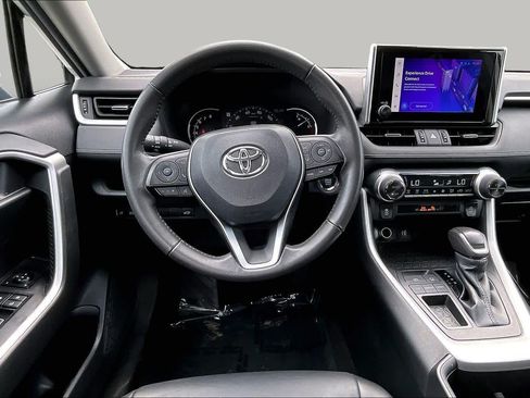 Used 2023 Toyota RAV4 XLE Premium FWD image 6