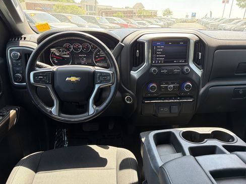 Used 2022 Chevrolet Silverado 1500 LT AWD/4WD image 22