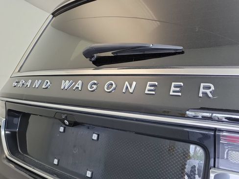 Used 2022 Jeep Grand Wagoneer Series I AWD/4WD image 7