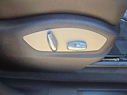 Used 2020 Porsche Macan image 13