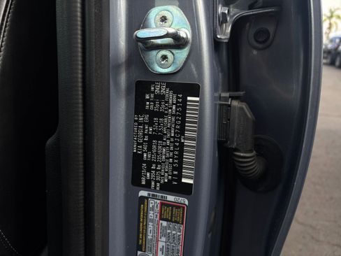 Used 2024 Kia Sorento S image 32