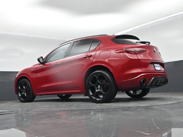 Used 2023 Alfa Romeo Stelvio Veloce AWD/4WD image 49