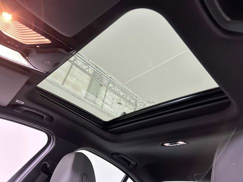 Used 2025 BMW 330i xDrive Sedan w/ Premium Package image 16