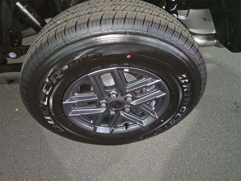 New 2025 Jeep Gladiator Sport image 31