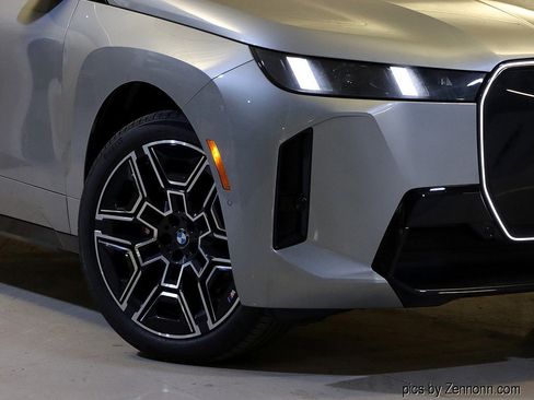 Used 2026 BMW iX xDrive60 image 4