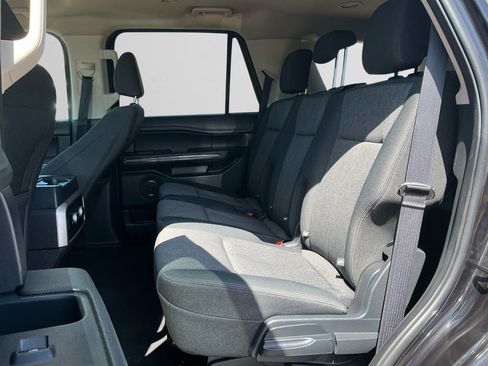 Used 2024 Ford Expedition XLT RWD image 12