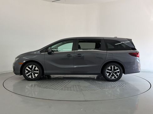 Used 2025 Honda Odyssey EX-L image 2