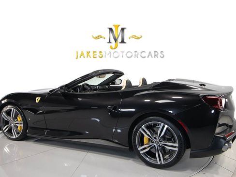 Used 2020 Ferrari Portofino image 6