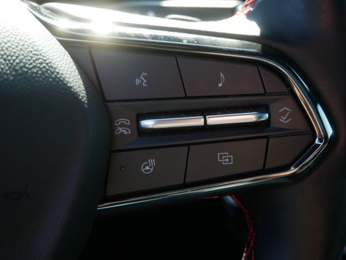 Used 2024 Chevrolet Traverse RS FWD image 29