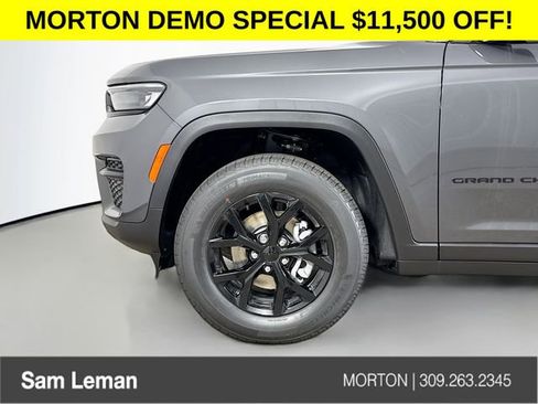 New 2025 Jeep Grand Cherokee Altitude image 30