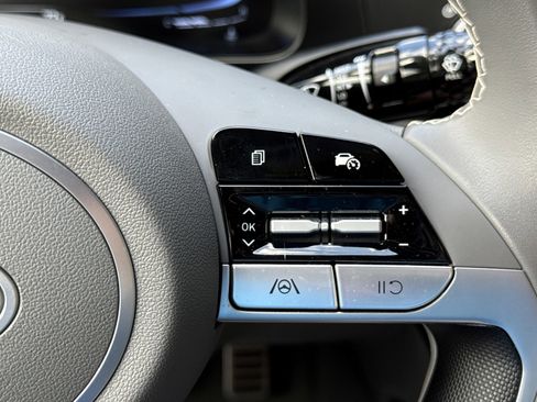 Certified 2025 Hyundai Elantra Sport image 21