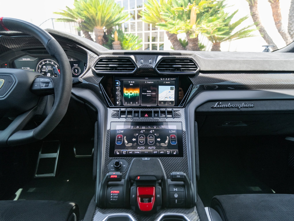 Used 2024 Lamborghini Urus Performante AWD/4WD image 29