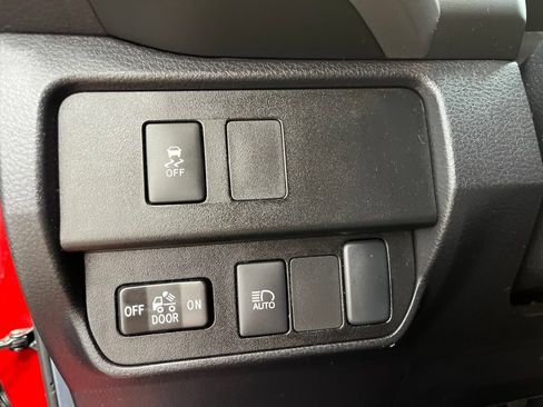 Used 2022 Toyota Tacoma SR5 w/ Technology Package RWD image 24