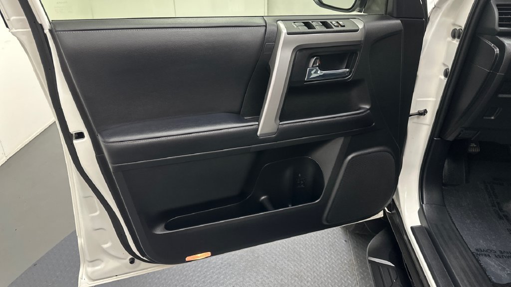 Used 2023 Toyota 4Runner SR5 Premium w/ Moonroof Package AWD/4WD image 17