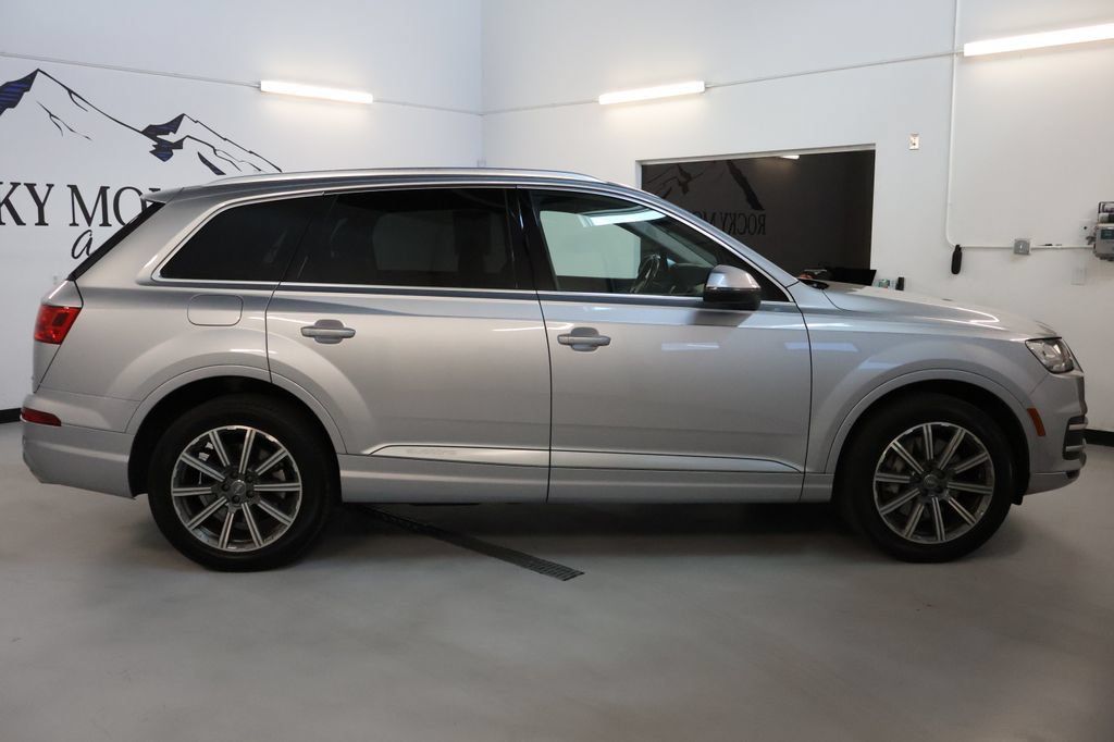 Used 2019 Audi Q7 2.0T Premium Plus w/ Premium Plus Package AWD/4WD image 8