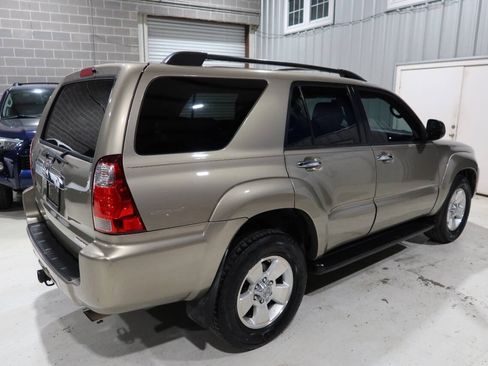Used 2008 Toyota 4Runner SR5 w/ SR5 Extra Value Pkg 1 RWD image 5