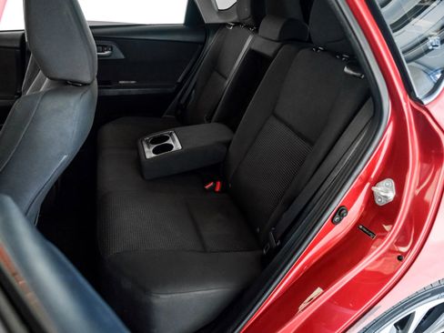 Used 2018 Toyota Corolla iM FWD image 33