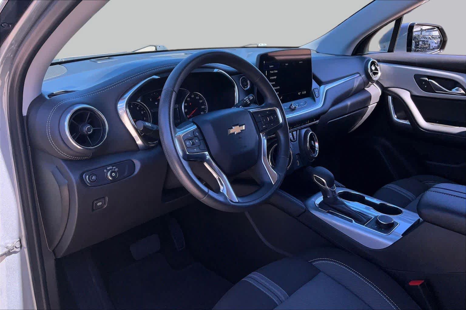 Used 2026 Chevrolet Blazer LT FWD image 16