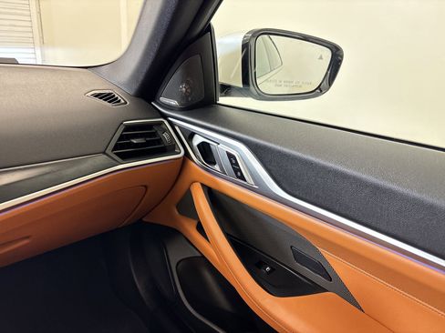 Used 2023 BMW i4 eDrive40 w/ Premium Package image 27