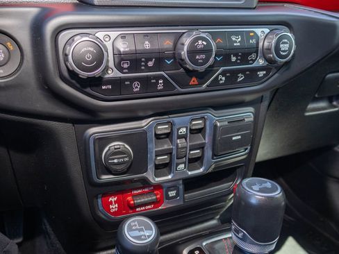 Used 2020 Jeep Wrangler Unlimited Rubicon AWD/4WD image 19