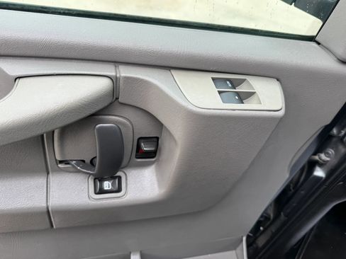 Used 2015 Chevrolet Express 2500 LS image 21