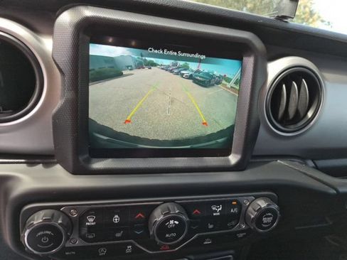 Used 2021 Jeep Wrangler Unlimited Sport AWD/4WD image 25
