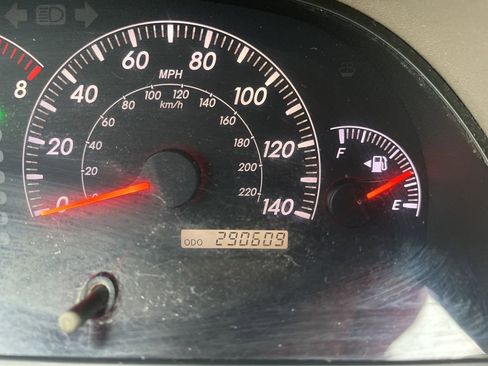 Used 2005 Toyota Camry STD image 15