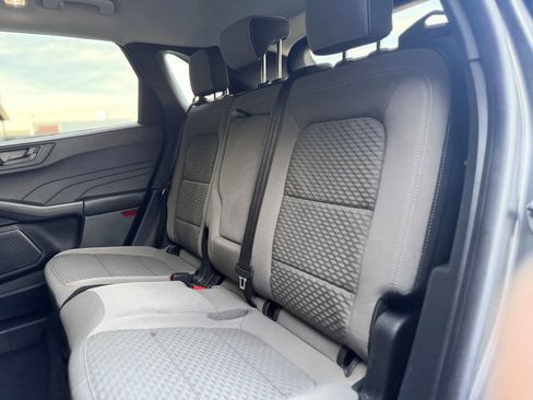 Used 2022 Ford Escape SE w/ SE Sport Appearance Package image 16