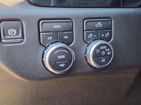 Used 2024 GMC Sierra 1500 Elevation image 27